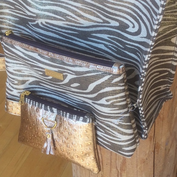 NWOT Modella Tote and Cosmetic Bags Brown/ Gold - Picture 2 of 16